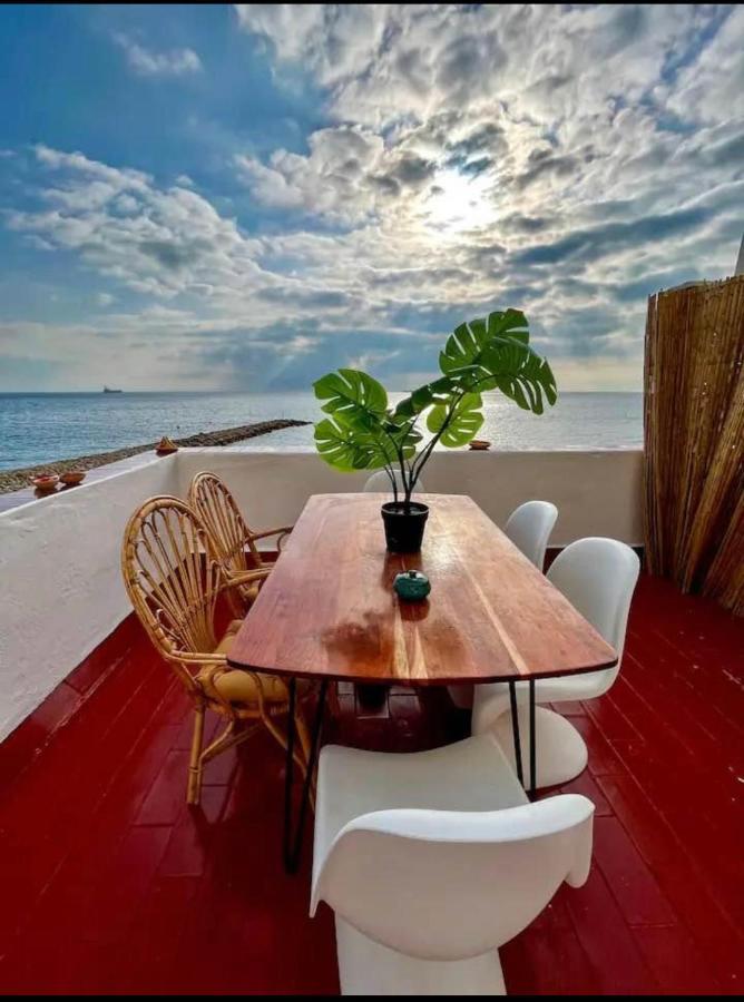 Beach Front Apartment Gibraltár Kültér fotó